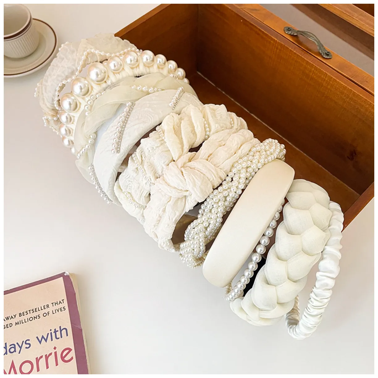 Opaska do włosów szeroka z drobnymi prerełkami - biała - obrazek 6