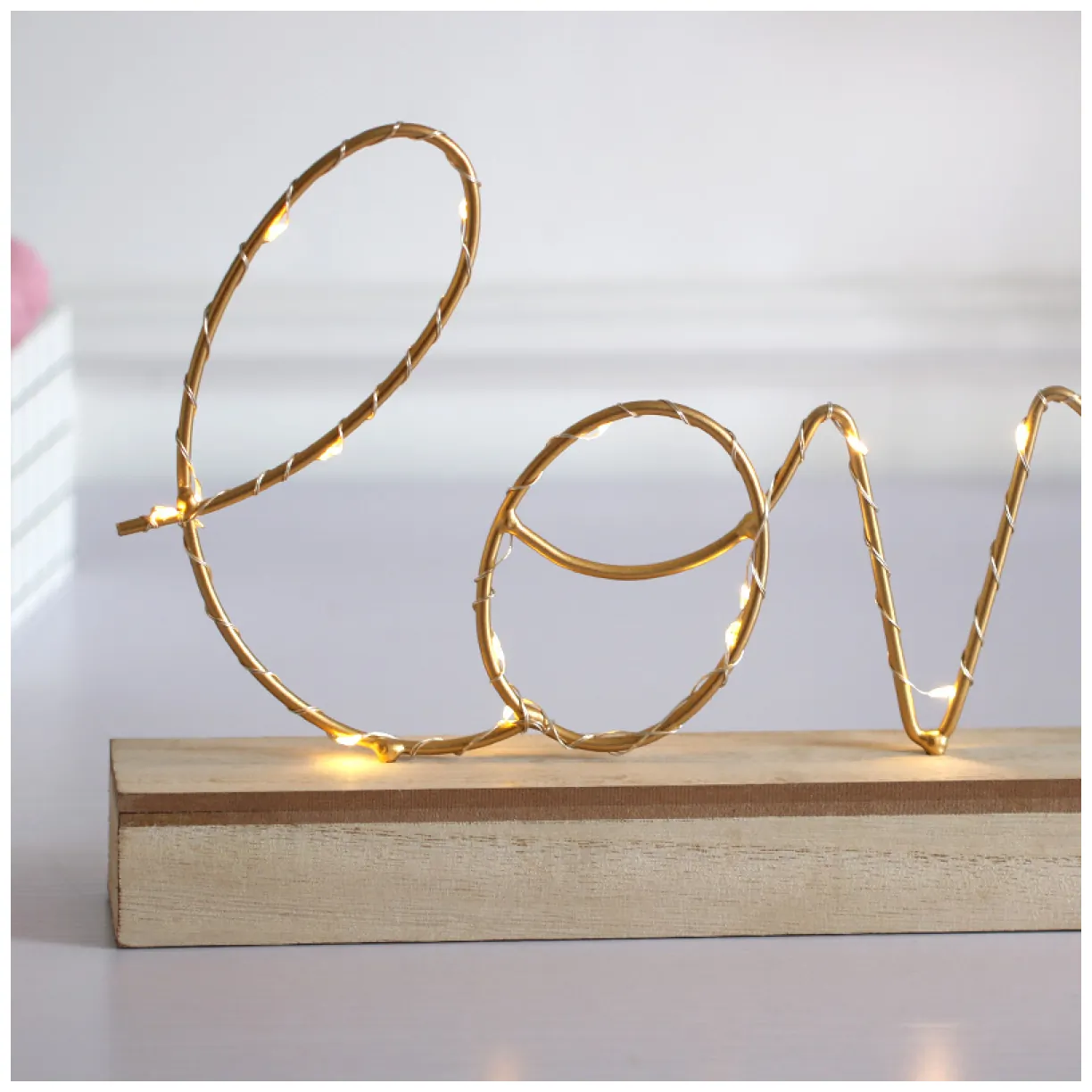 Dekoracja stojąca "LOVE" z oświetleniem LED - obrazek 4